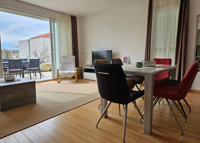 Apartamento Sunny Lena Premium Family With Garden, Close To & Pool *