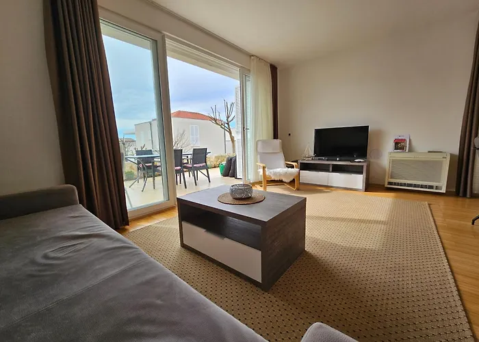 Sunny Lena Premium Family With Garden, Close To & Pool Apartamento *