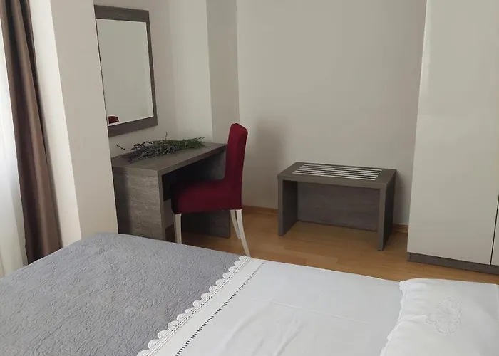Sunny Lena Premium Family With Garden, Close To & Pool Apartamento *