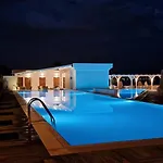Sunny Lena Premium Family With Garden, Close To & Pool Apartment