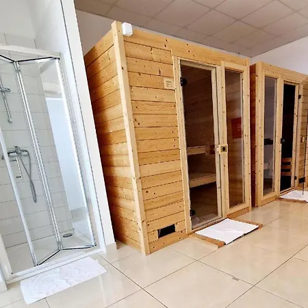 Sunny Lena - Private Beach, Pool, Gym, Sauna, Terrace With Garden