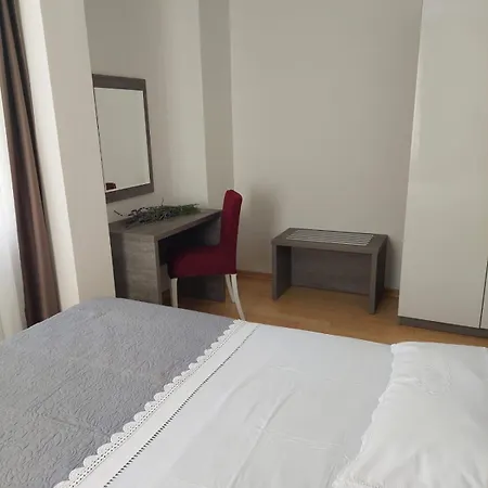 Sunny Lena - Private Beach, Pool, Gym, Sauna, Terrace With Garden Apartment *
