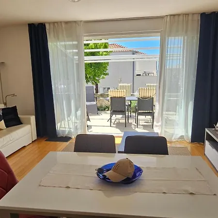 Sunny Lena Premium Family With Garden, Close To & Pool Appartement Petrčane