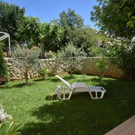 Sunny Lena Premium Family With Garden, Close To & Pool شقة بيتريتْشاني