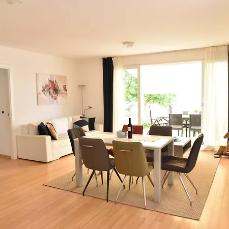 Sunny Lena Premium Family With Garden, Close To & Pool * بيتريتْشاني