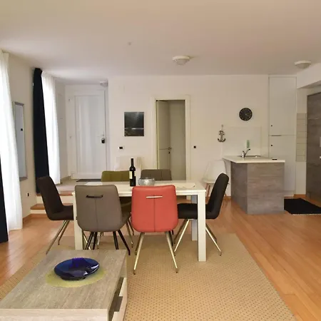 Sunny Lena Premium Family With Garden, Close To & Pool *