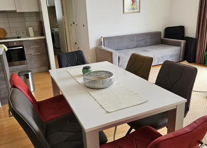 Sunny Lena Premium Family With Garden, Close To & Pool Daire *